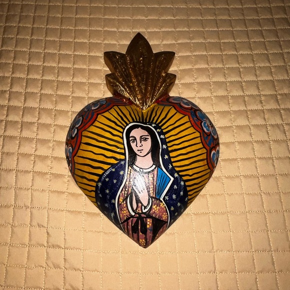 Mexican wood heart-Virgin Guadalupe wall art-Handpainted flowers-Great piece - Picture 2 of 7